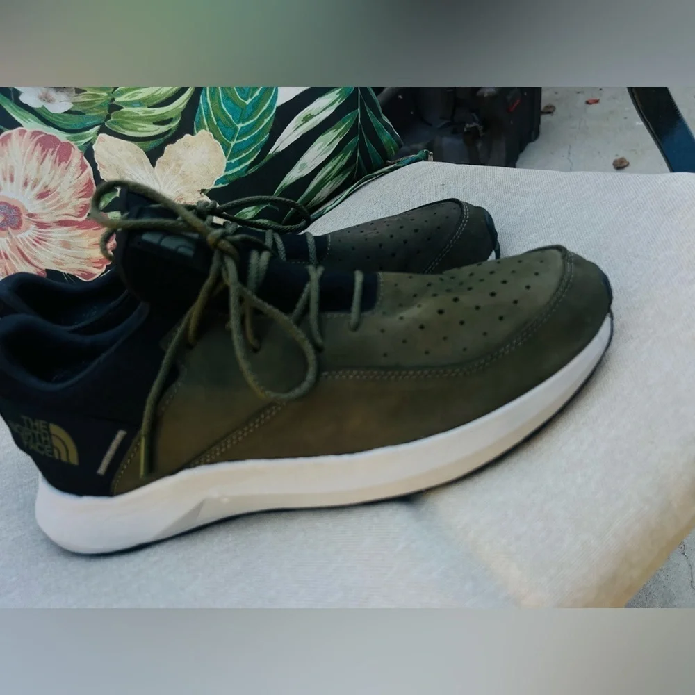 The North Face Mens EXTS Shoes Mens 12 Wide Green Leather Sneaker